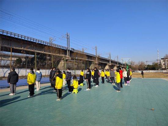 龙8国际：武汉初中生网瘾不愿上学怎么办？有什么管教学校吗？(图3)