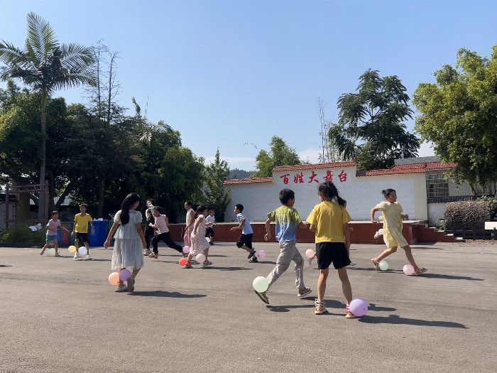 西南医科大学青年深入南溪送课入乡助力乡村儿童成长(图3)