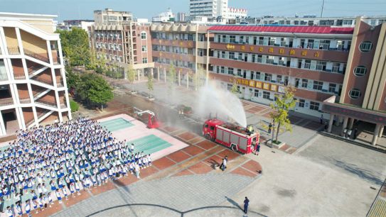 long8：河南淮滨多部门携手进校园共筑安全教育防线(图2)
