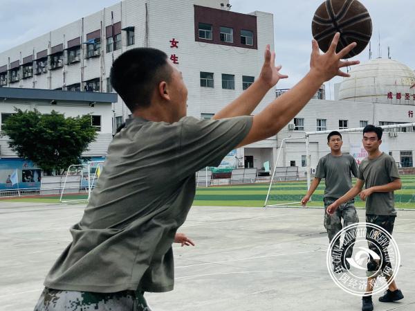 成都菁华至宏教育学校为青少年叛逆期开展心理辅导(图2)