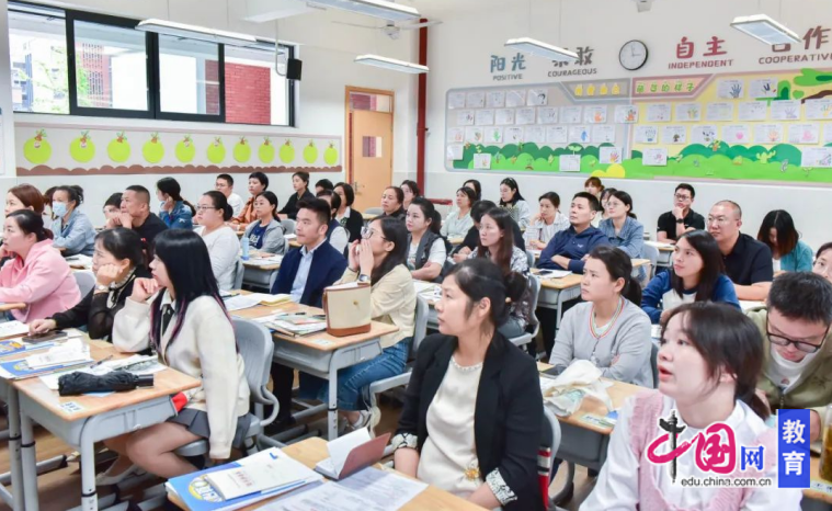 校家携手共育花开成都市双流区实验小学开展2024年秋季家长会(图7)