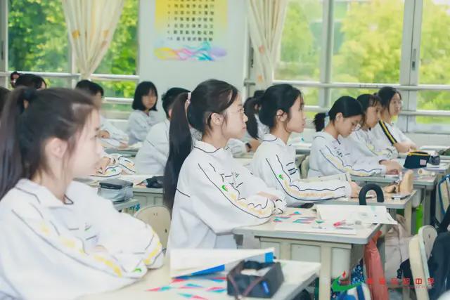 南海实验中学入选基础教育课程教学改革深化行动示范校！(图5)