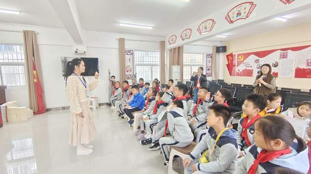 淮阴师范学院第一附属小学开展青少年成长辅导暨家庭教育活动