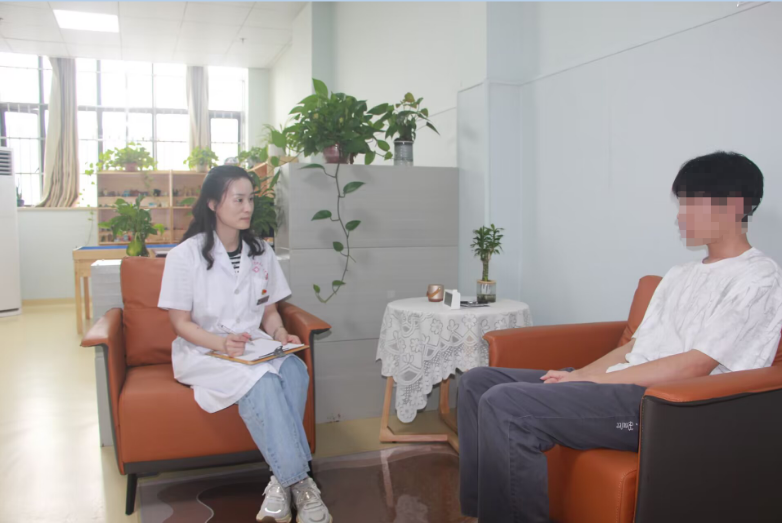 湖北科技学院附属第二医院完善心理服务体系护航青少年心理健康(图6)