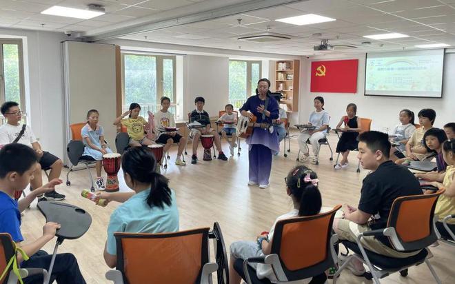 这些“轻松一刻”的活动让孩子们充实一“夏”(图2)