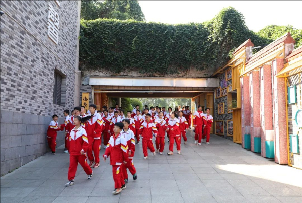 long8：云岩区：从“心”开始护助青少年健康成长