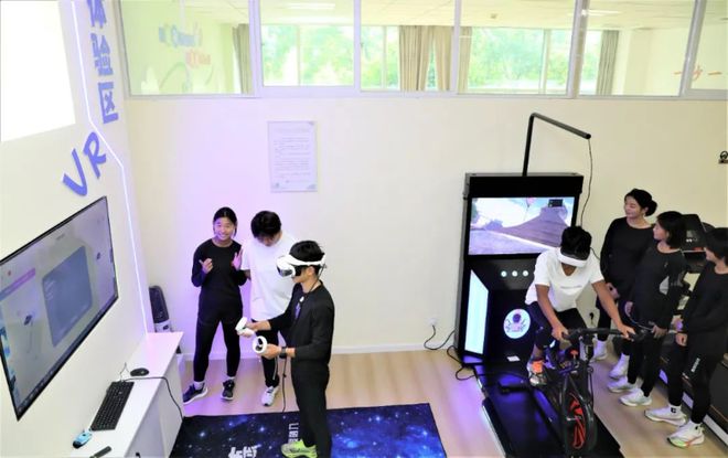 long8：位于月亮岛！正式投入使用向社会开放(图3)