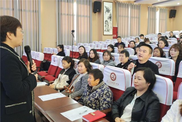 遂宁市妇联2024家庭教育精品讲座走进安居一中(图3)