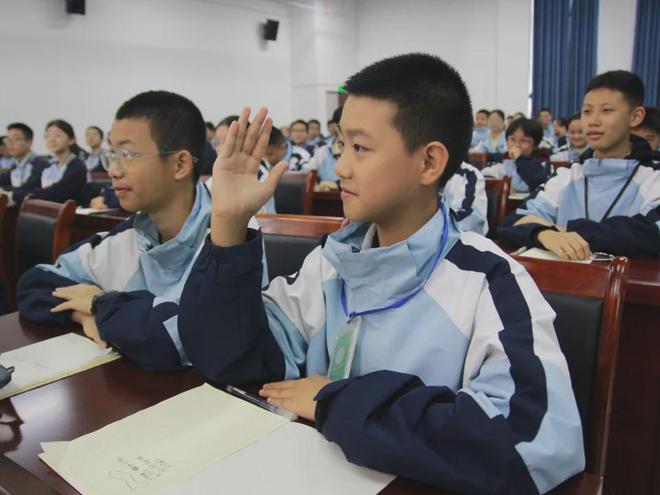 龙8国际：泸州七中“青少年健康成长中心”线下探访活动顺利开展(图6)