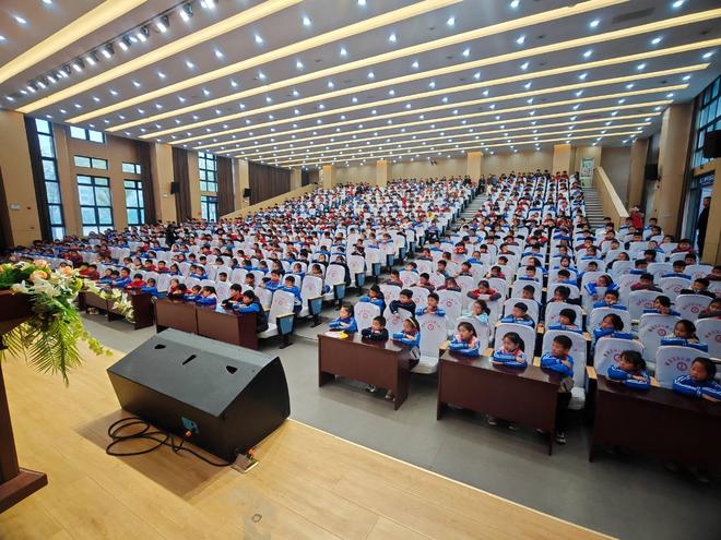 曹县举办关爱儿童青少年心理健康系列活动800多名“爱心妈妈”为未成年人提供关爱服务