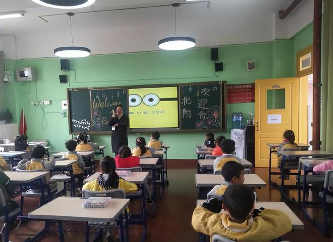 龙8国际：一位北大教授的家庭教育：接受孩子的平庸倒数第一也不报辅导班(图7)