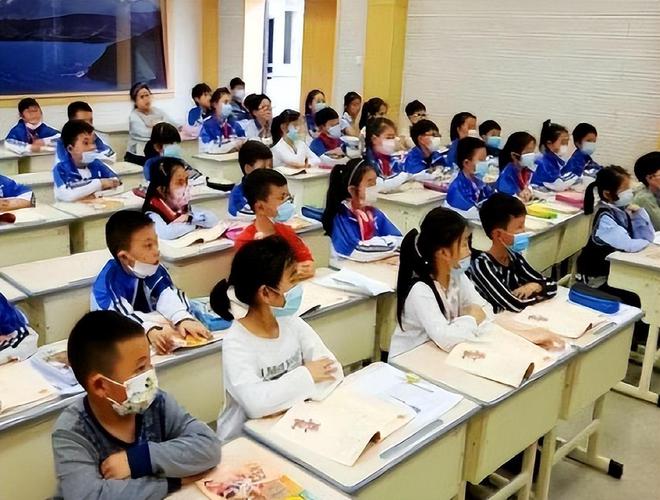 龙8国际：一位北大教授的家庭教育：接受孩子的平庸倒数第一也不报辅导班(图14)