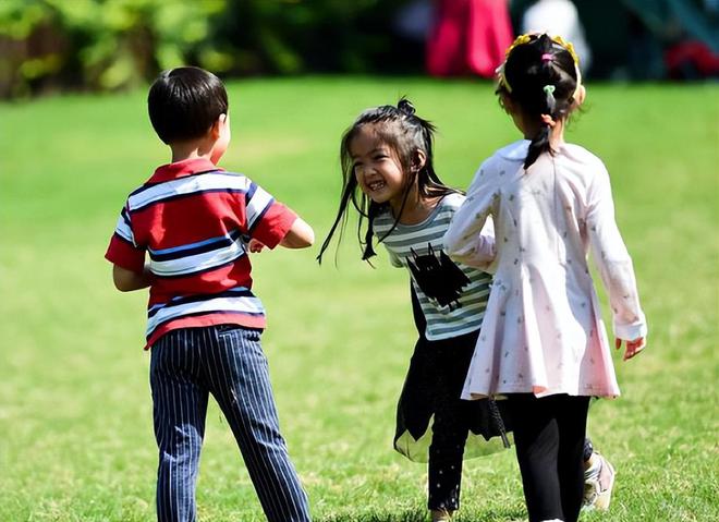 龙8国际：一位北大教授的家庭教育：接受孩子的平庸倒数第一也不报辅导班(图16)