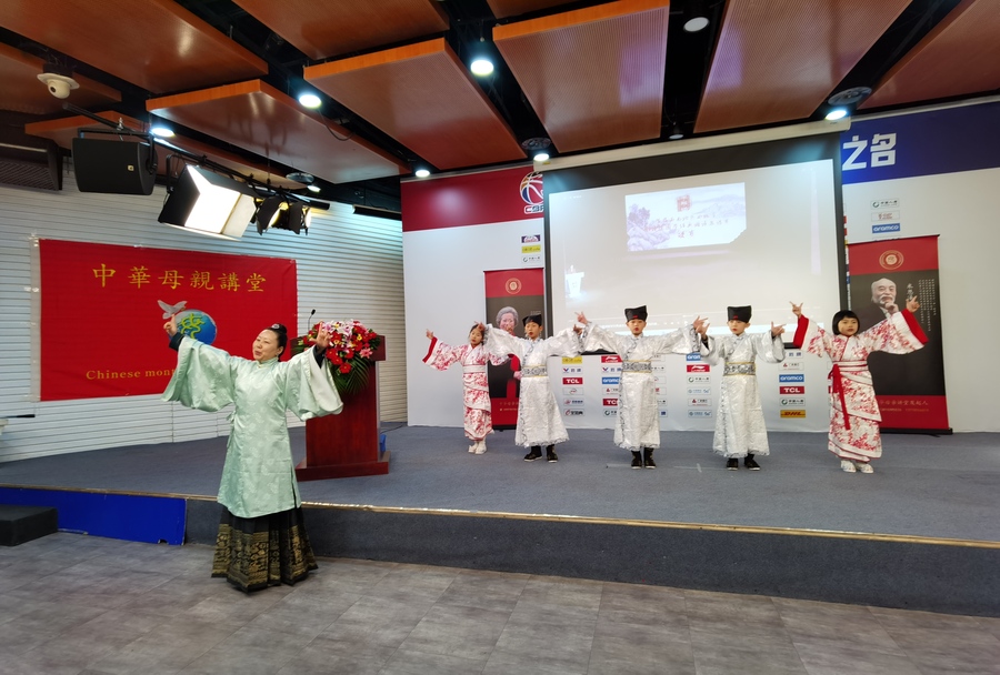 龙8国际：中华母亲讲堂践行《家庭教育促进法》系列课程在国家体育馆开讲(图8)