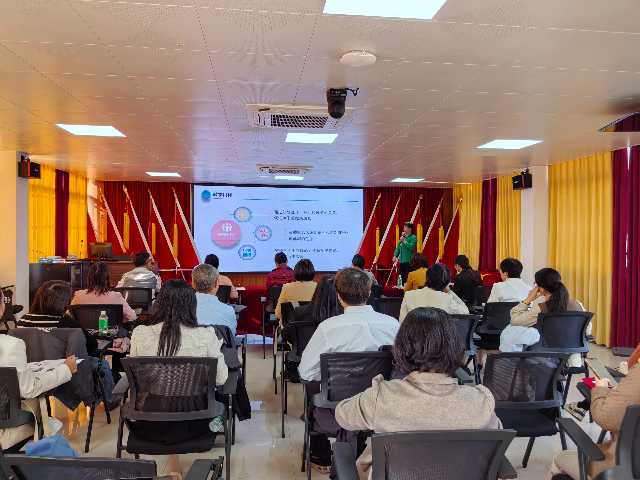 龙8国际：高明区2024年家庭教育讲师说课展示活动顺利举行(图2)