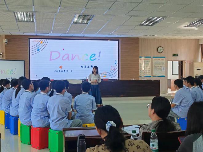 常德市高中心理健康教育教师专业能力竞赛在常德外国语学校举行(图4)