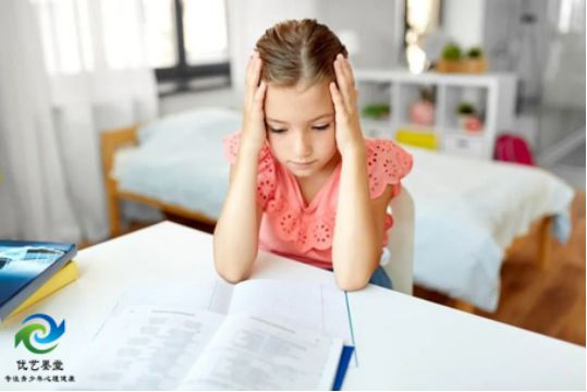 优艺墨堂心理辅导方式效果好!青少年抑郁后是如何影响孩子成绩的(图3)