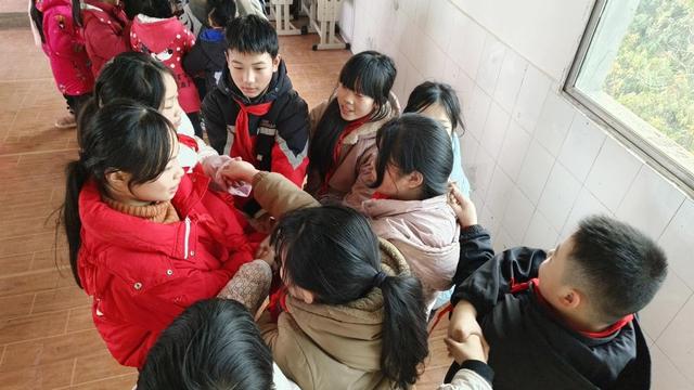 龙8国际：安居区太平小学校开展青少年心理健康教育团辅活动。(图2)