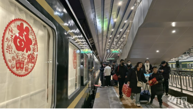 龙8国际：青年早新闻｜2025年春运开启！(图2)