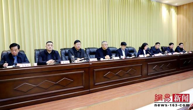 龙8国际：漯河市教育系统2025年春季开学暨“开门红”工作会议召开(图2)