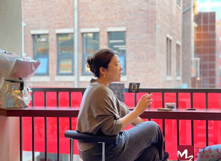 龙8国际：让心理学融入烟火日常！济南这家店数载春节“听雨撑伞”(图7)