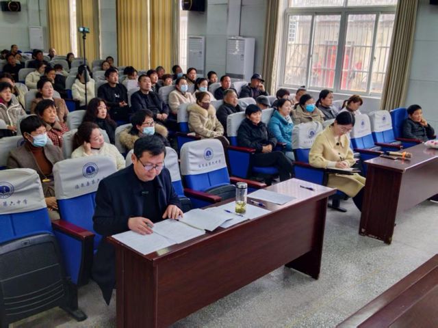 临泉六中2025年春季家长学校正式开课(图3)