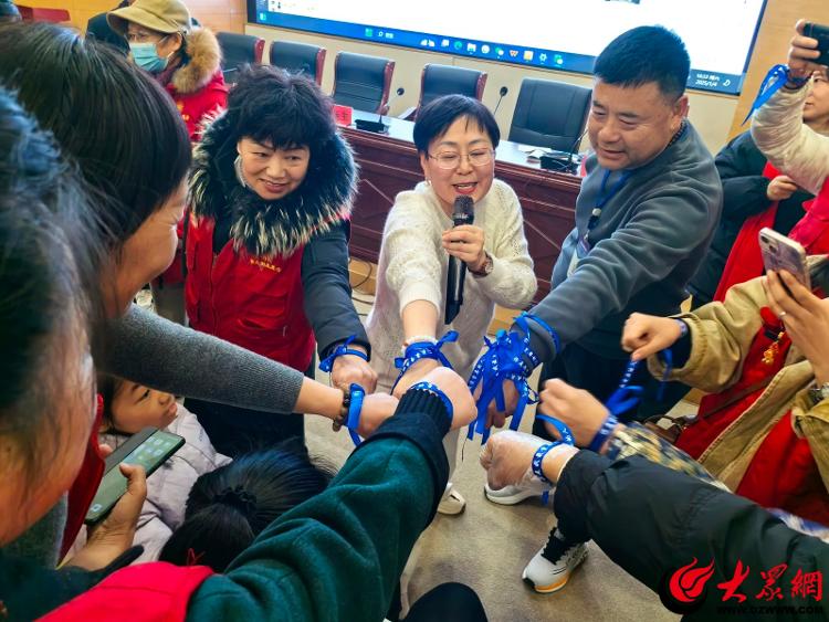 郓城县举办“助力青少年健康”心理讲座_郓城_大众网(图2)