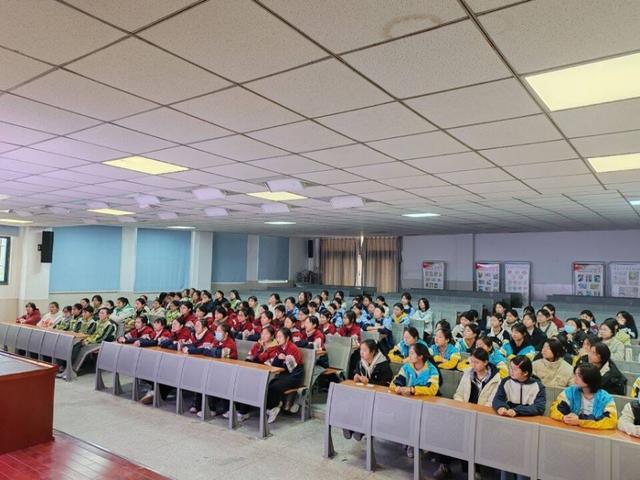 合肥这所中学青春期健康教育呵护学生心灵成长(图3)