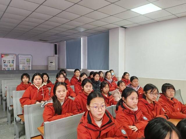 合肥这所中学青春期健康教育呵护学生心灵成长(图4)