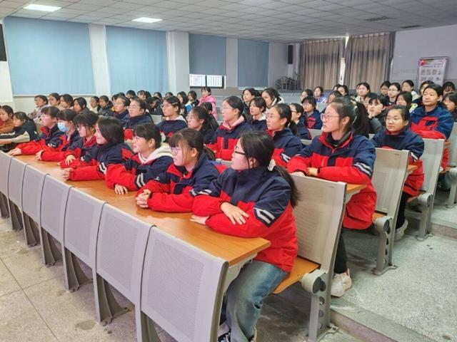 合肥这所中学青春期健康教育呵护学生心灵成长(图8)