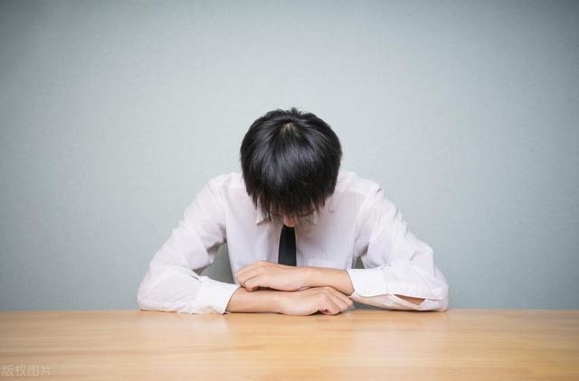long8：青少年自闭心理疏导专家：孩子总是沉迷自己的世界(图2)