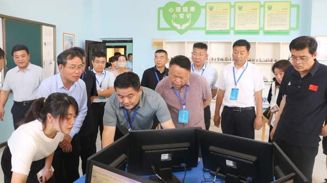 龙8国际：菏泽市大中小学2025年心理健康教育宣传月活动启动仪式举行(图4)