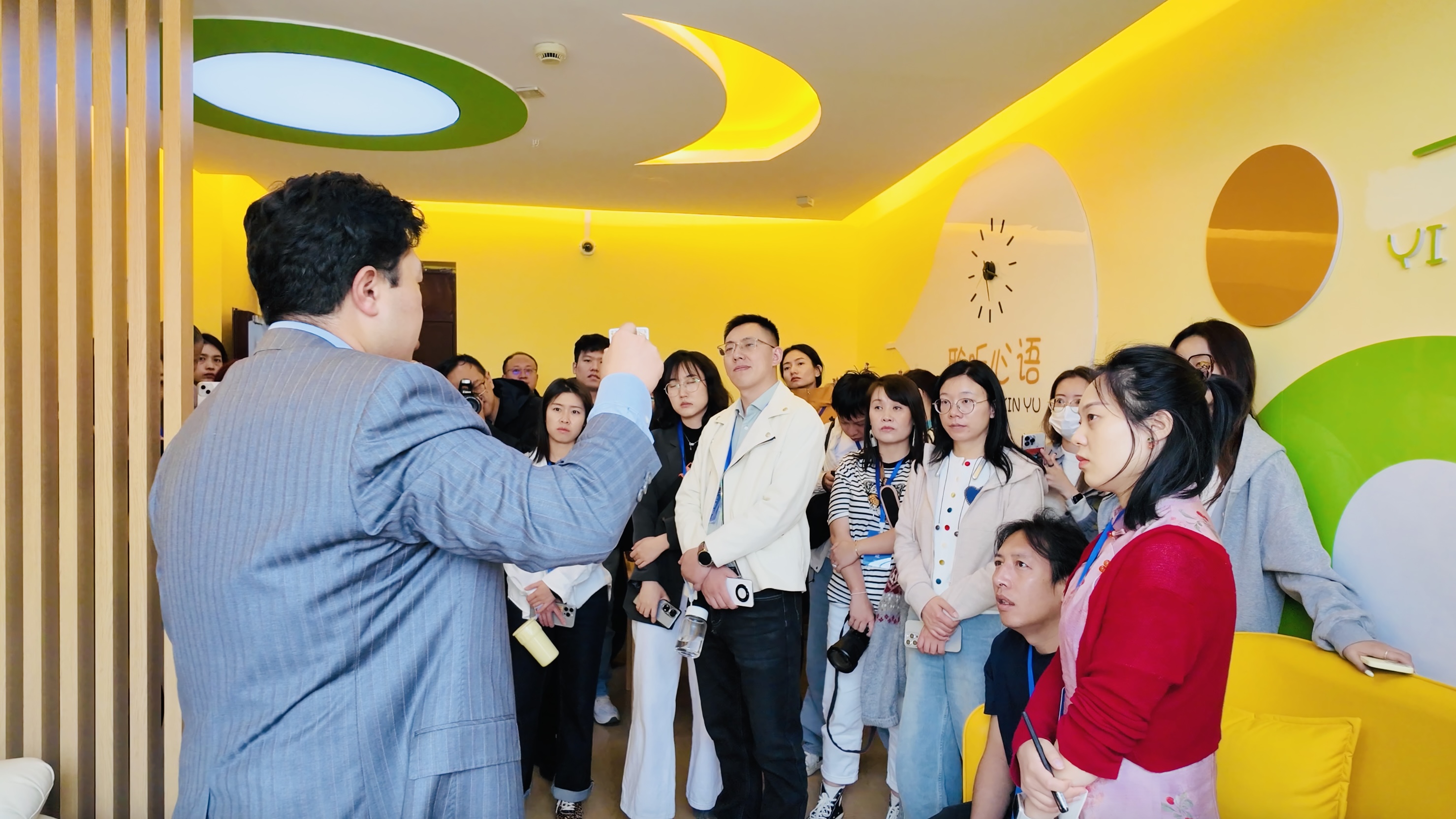 全国重点网络媒体青海行｜西宁城中区“智慧矫正”显成效：科技赋能零再犯率(图2)