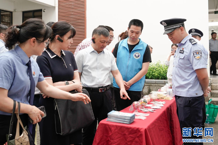 long8：组图｜打开心门“阅”享未来福建这场校园活动“很走心”-新华网(图4)