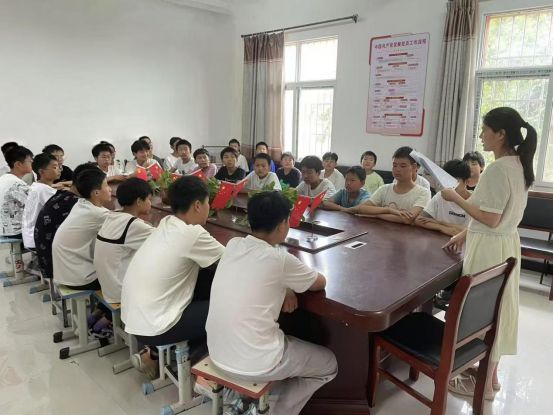 龙8国际：唐河县桐河镇：开展青少年心理健康服务进村活动(图2)