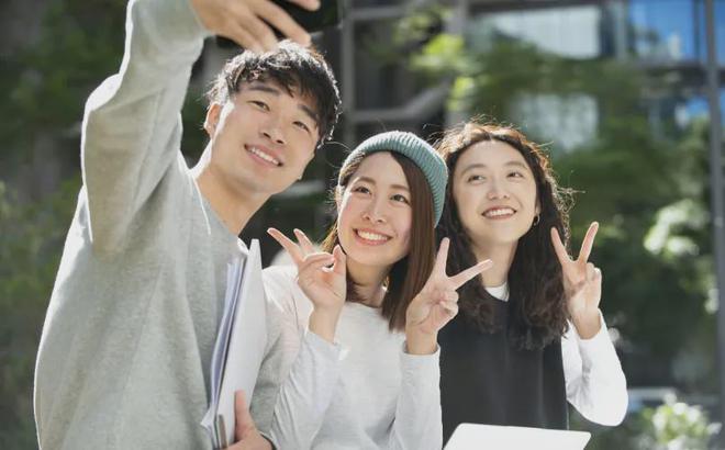 龙8国际：【心理健康】以青春之名守护心灵之光——五四青年节青少年心理健康指南(图3)