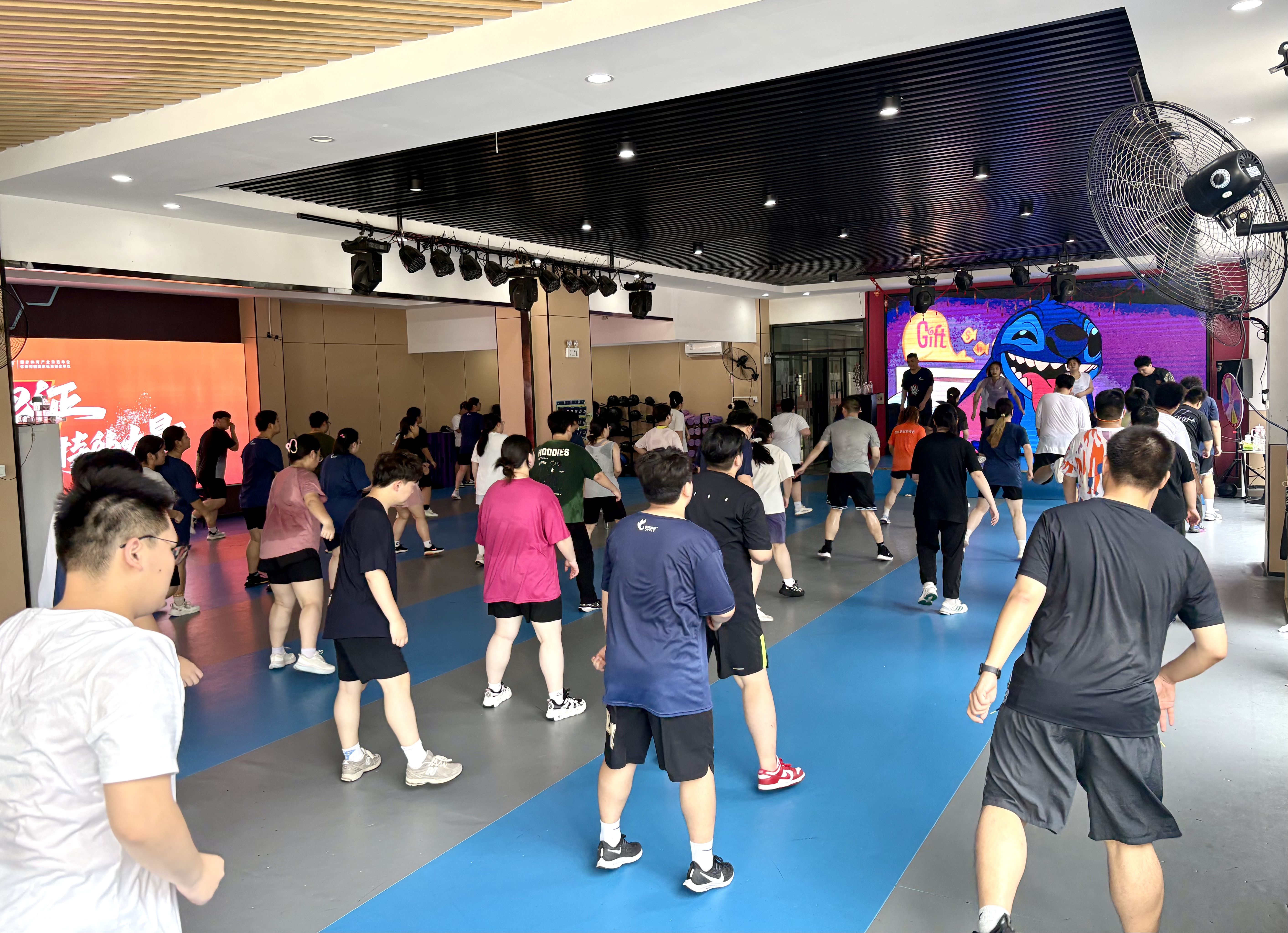 暑期青少年减重迎来高峰期减重门诊号源已经供不应求(图1)