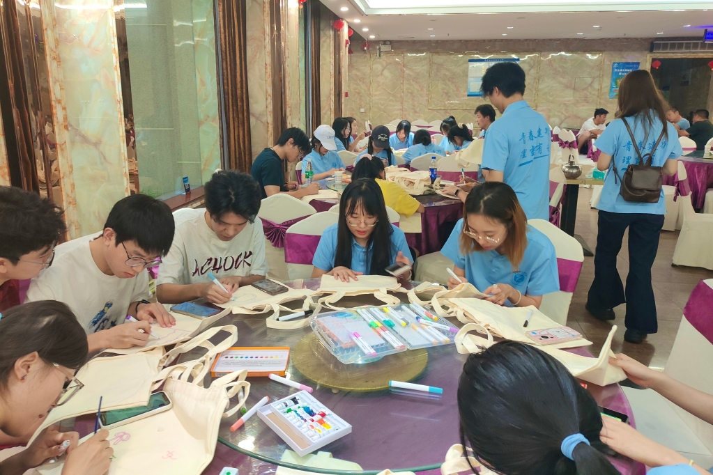 红色赋能+专业干预点亮青少年心灯(图2)