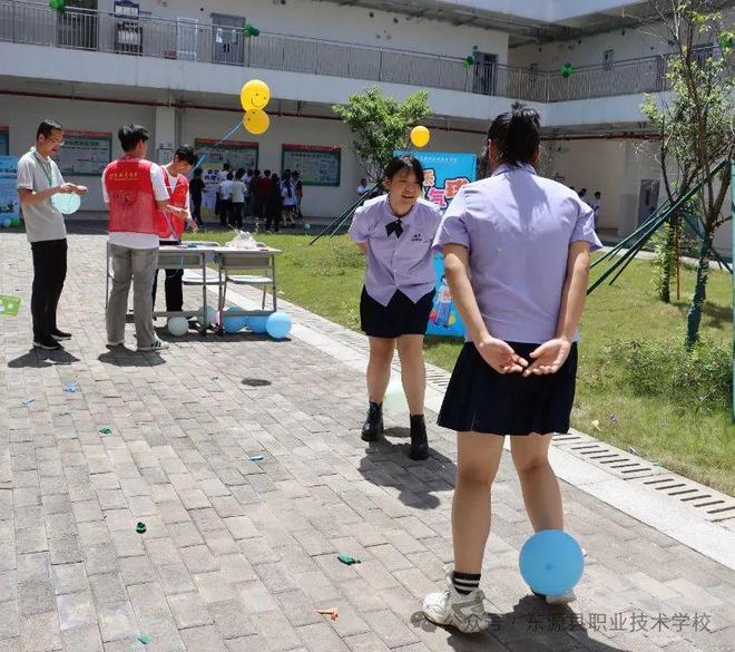 龙8国际：心怀阳光遇见美好——东源县职校首届心理健康活动月系列活动纪实(图13)