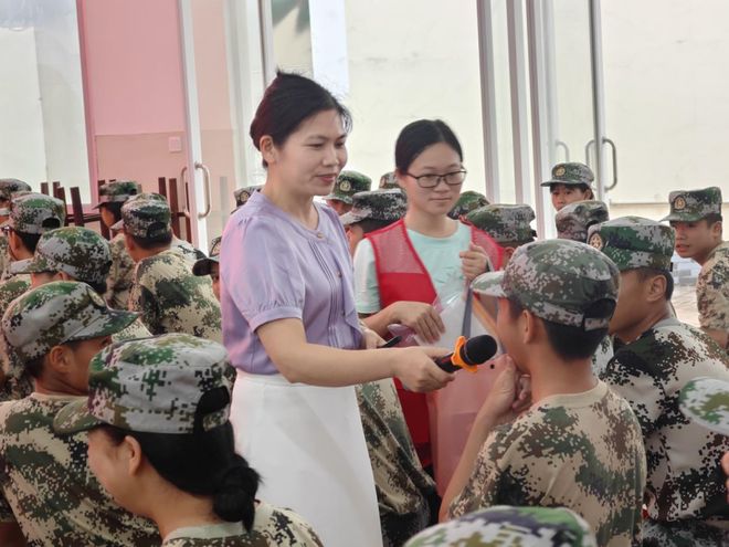 龙8国际：共青团平果市委预防青少年违法犯罪心理辅导活动成功举办(图2)
