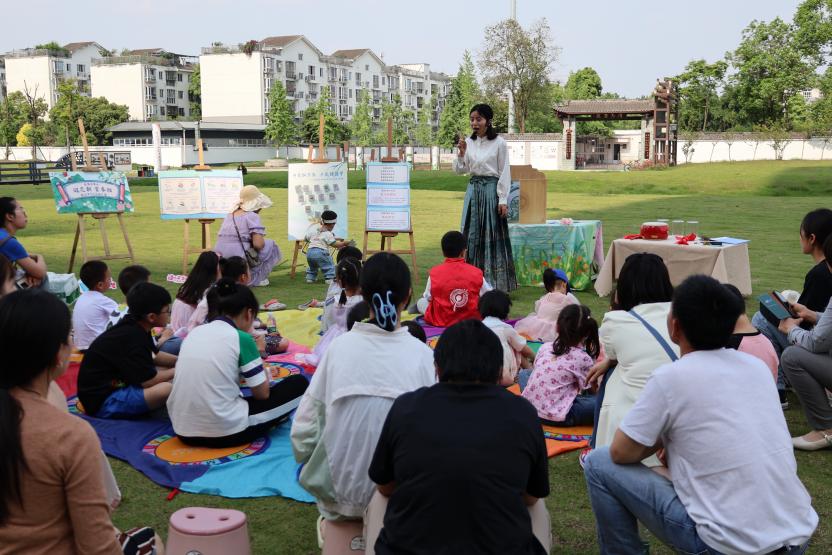 成都温江：家庭教育进社区15分钟服务圈绘就“一社一品”新图景(图2)