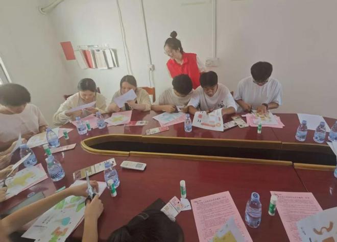 龙8国际：固始县青少年心理健康服务进村（社区）行动走进马堽集社区(图2)