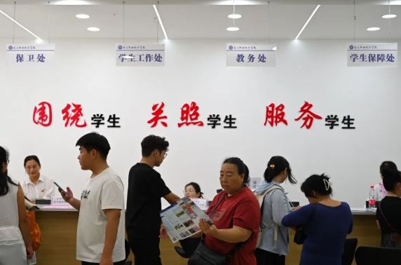 沐光护航成长：宿迁职业技术学院心育实践绘就青春底色(图3)