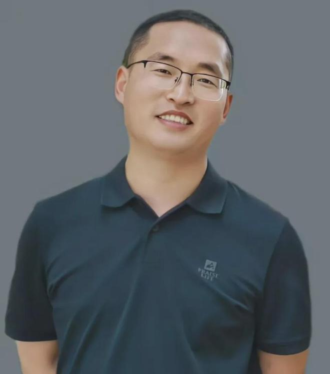 long8：孩子沉迷手机？科学引导比粗暴禁止更有效！每天一块钱让改变落地！(图3)