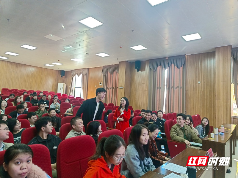 long8：汝城县：妇联“公益讲座”构筑精神家园