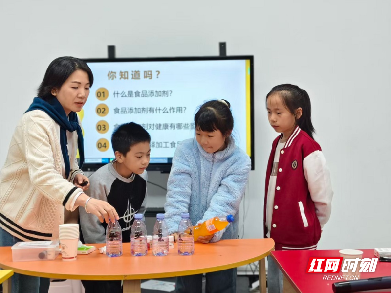 long8：汝城县：妇联“公益讲座”构筑精神家园(图2)