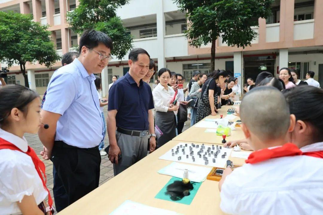 long8：【人民网】凝聚合力守护成长——2024年柳州市“家庭教育宣传月”暨“心理健康教育活动月”启动