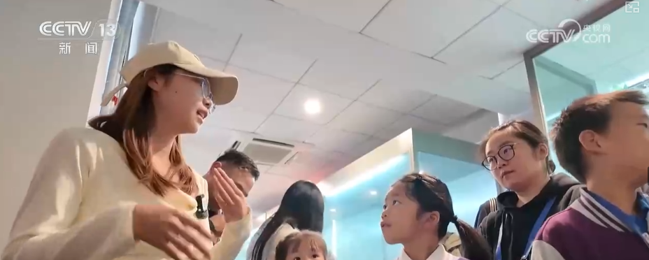 百姓“家门口”享受优质家庭教育服务多种方式帮助家长缓解“育儿焦虑”(图9)