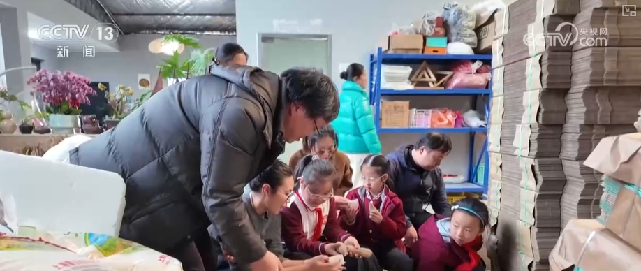 百姓“家门口”享受优质家庭教育服务多种方式帮助家长缓解“育儿焦虑”(图15)