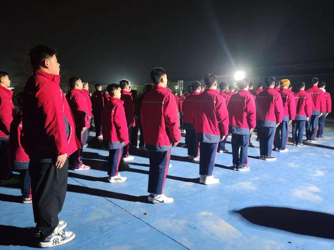 ‌规则与自由：叛逆管教学校2025年12月第2周的深度对话‌(图7)